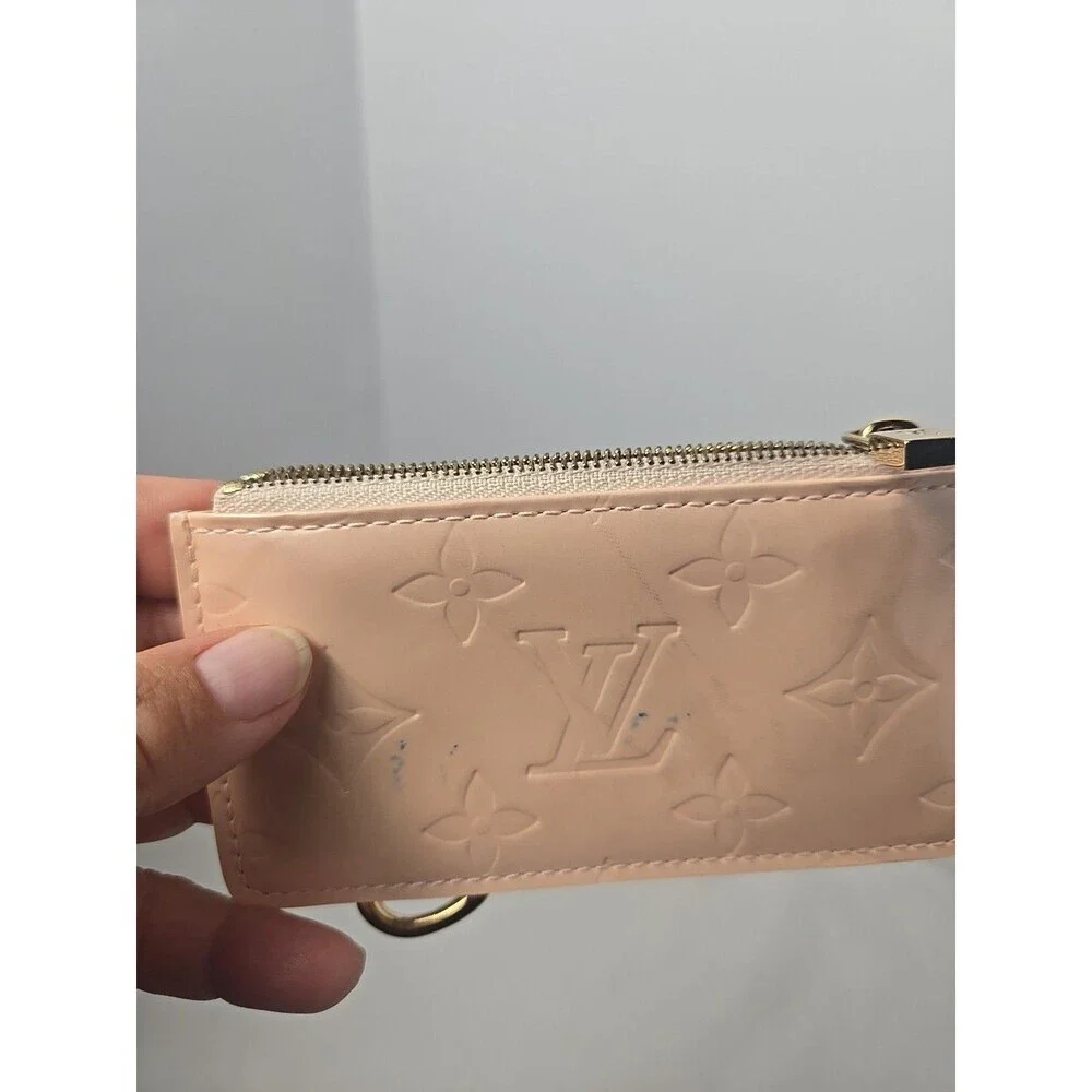 Louis Vuitton Pochette Clé Coin Case Purse Monogram Vernis Cream Beige